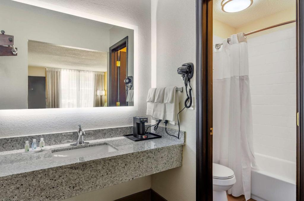 Double Room with Two Double Beds – Non-Smoking