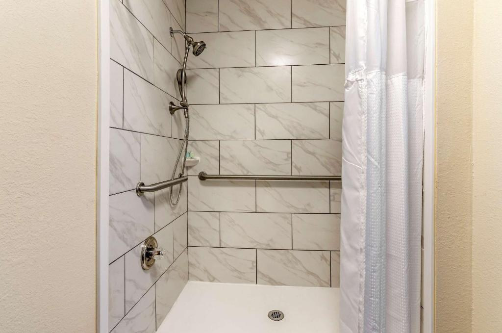 King Room – AccessibleNon-Smoking