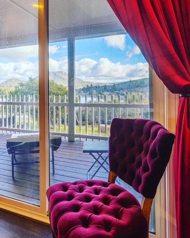 Suite with Lake View