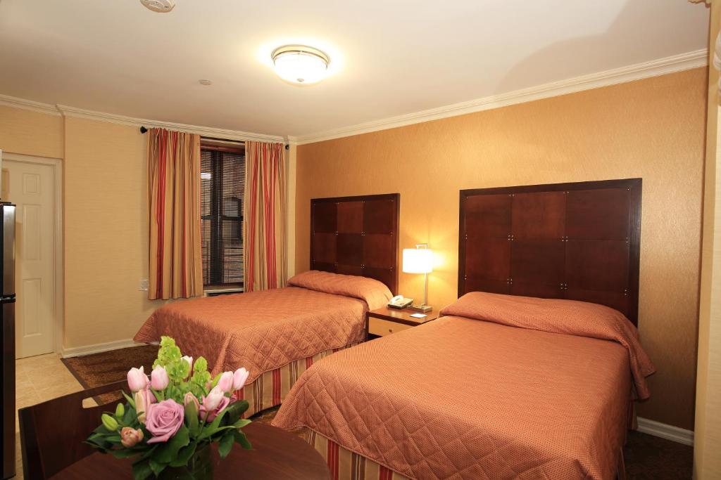 Deluxe Studio with Two Double Beds