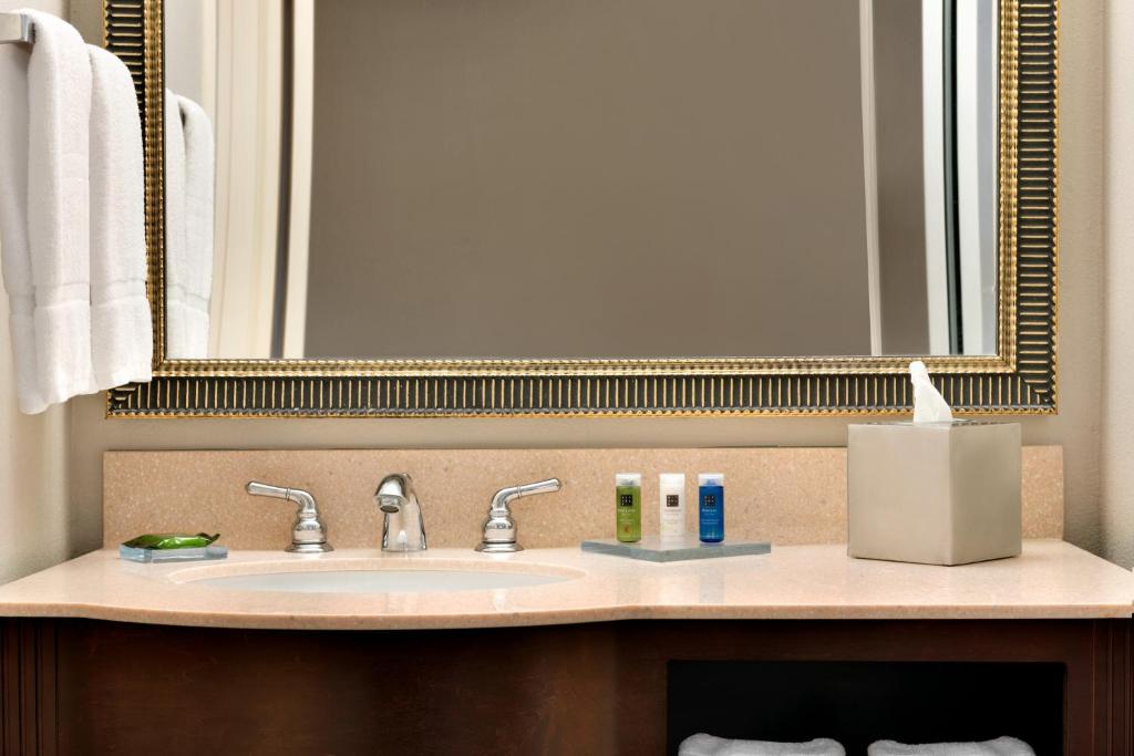 Premium Queen Room with Two Queen Beds Balcony and City View – Non-Smoking