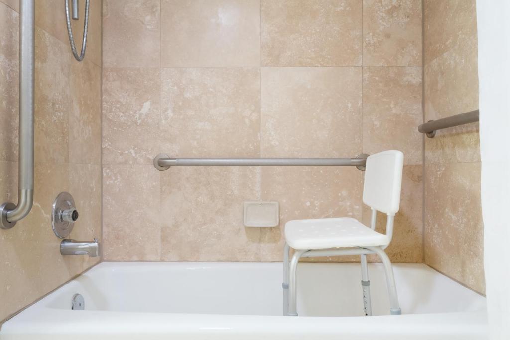 Queen Room – Mobility AccessNon-Smoking