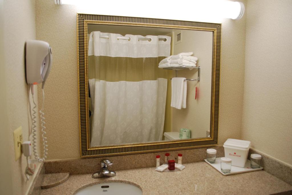 Double Room with Two Double Beds – Non-Smoking