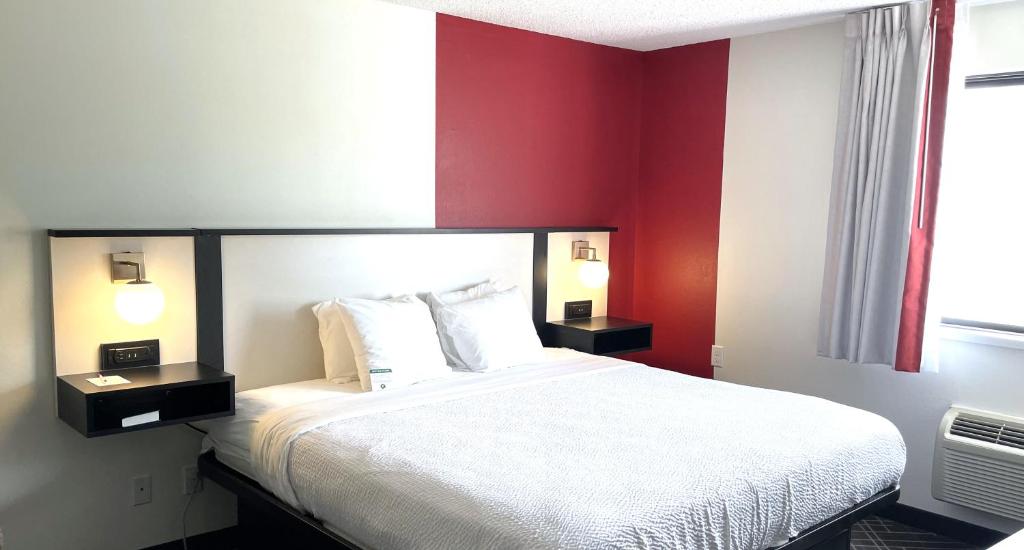 King Studio Suite – Non-Smoking