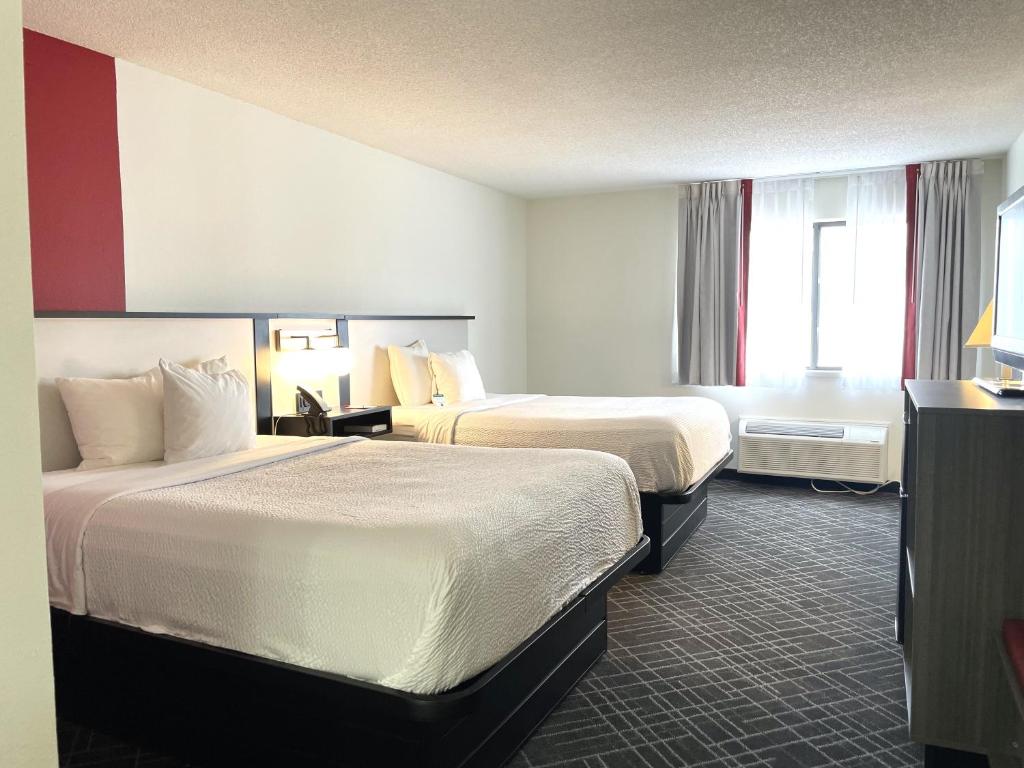 Queen Room with Two Queen Beds – Non-Smoking