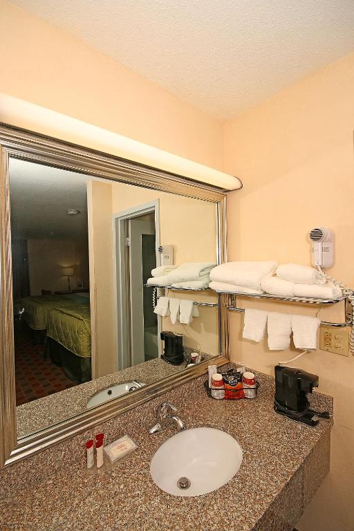 Queen Room – Disability AccessNon-Smoking