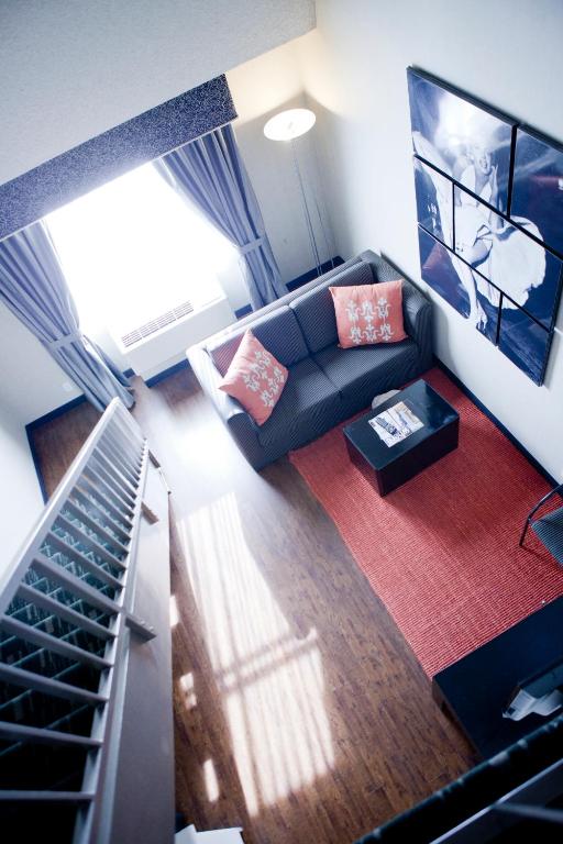 Loft King Suite – Non-Smoking