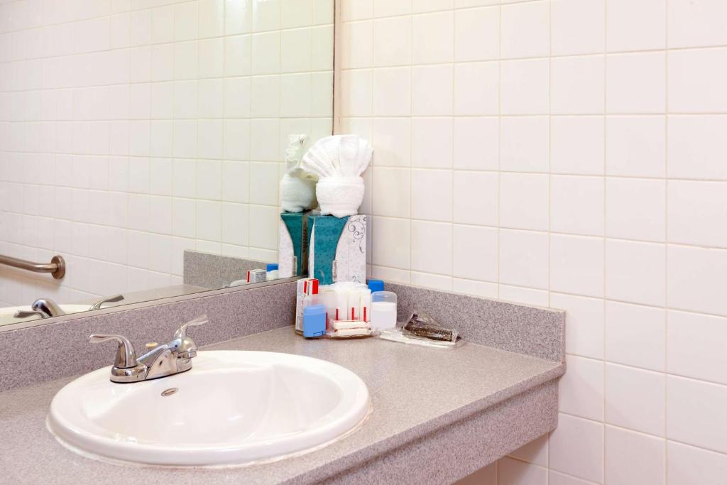 Loft King Suite – Non-Smoking