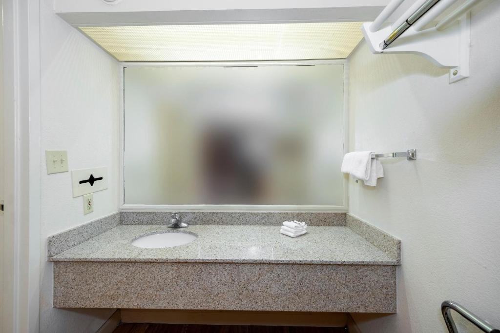 Double Room with Two Double Beds – Smoking