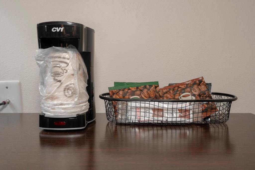 Deluxe Room with One Queen Bed Disability Access Non-Smoking