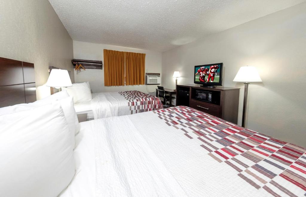 Deluxe Room with Two Queen Beds Non-Smoking