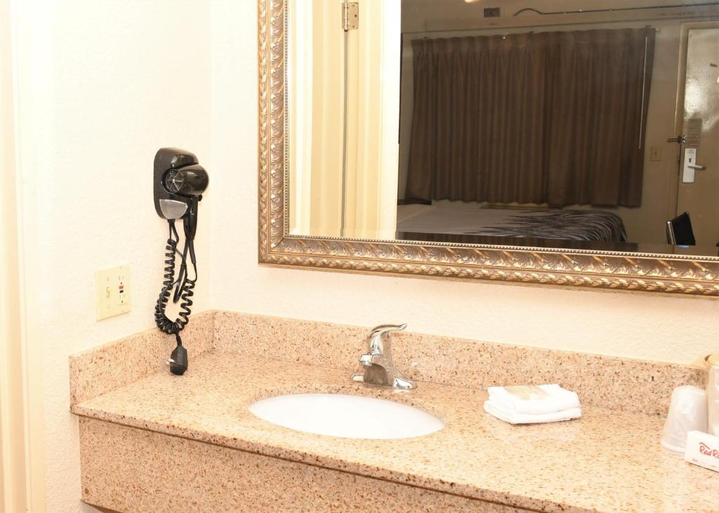 Superior King Room Disability Access Smoke Free