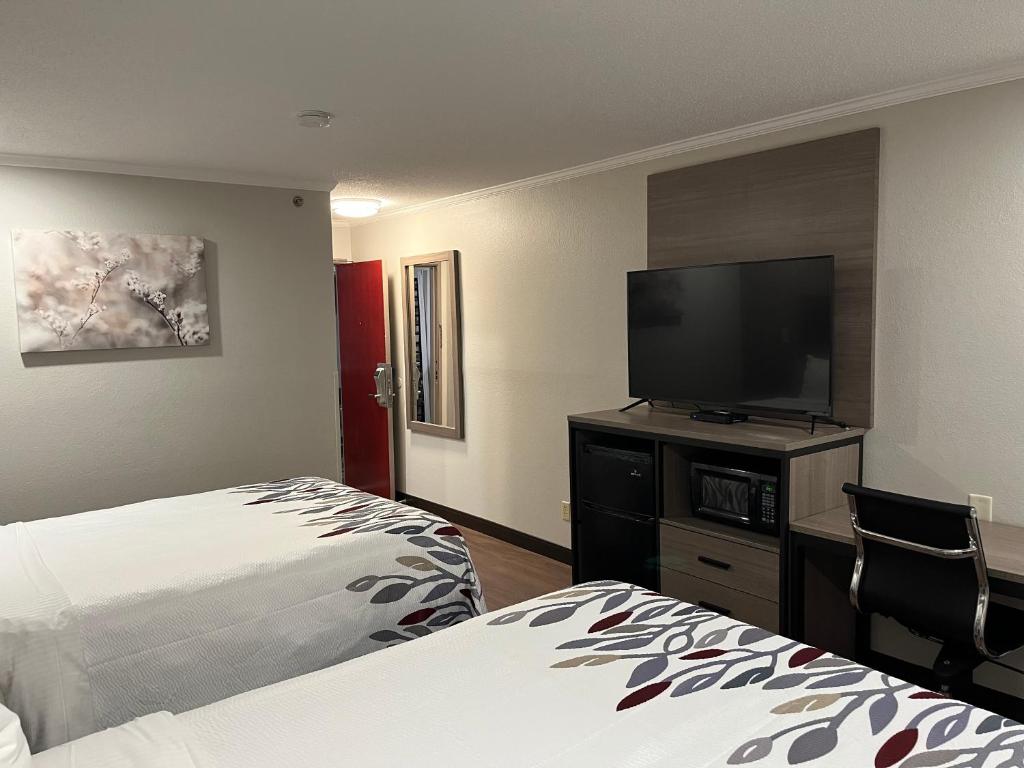 Deluxe Room with Two Double Beds Non-Smoking