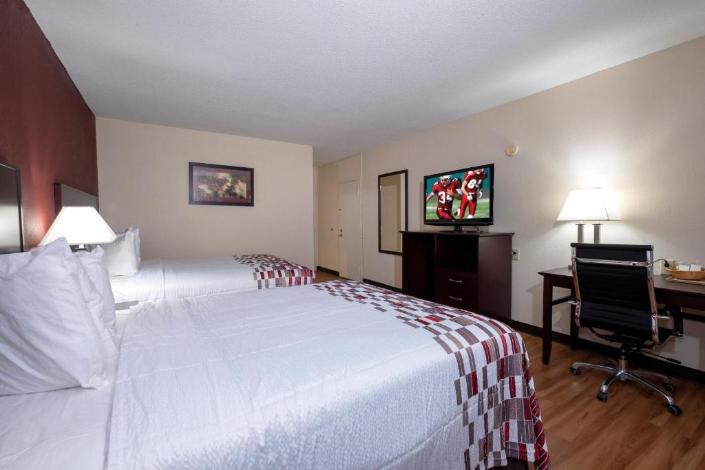 Deluxe Room with Two Queen Beds Smoke Free