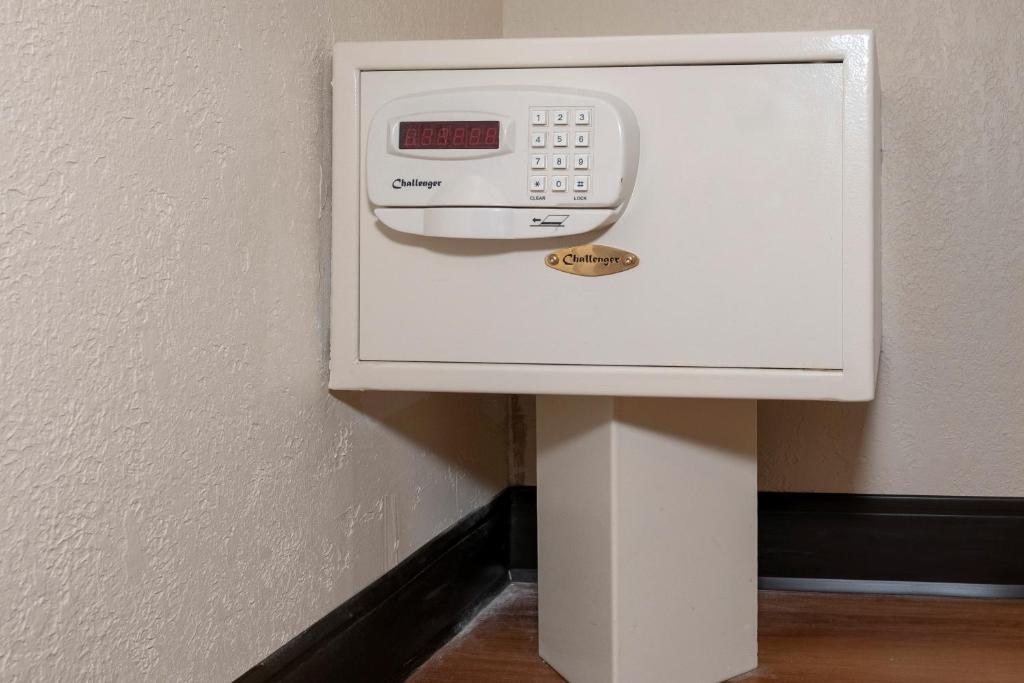 Deluxe Room with Two Queen Beds Smoke Free