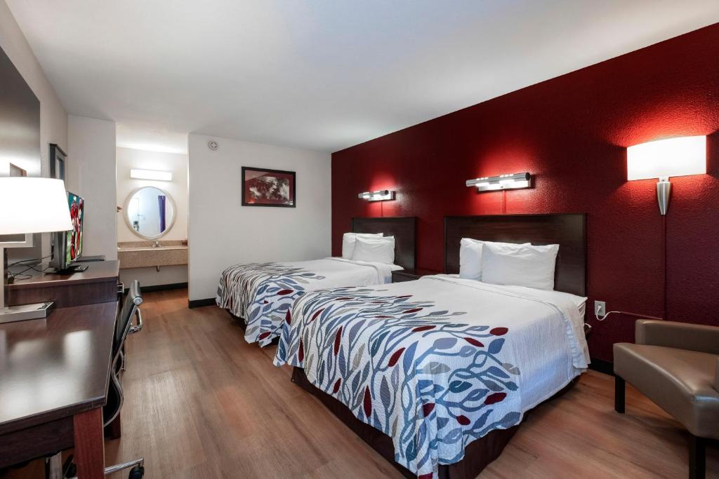 Deluxe Room with Two Queen Beds Disability Access Walk-In Shower Non-Smoking