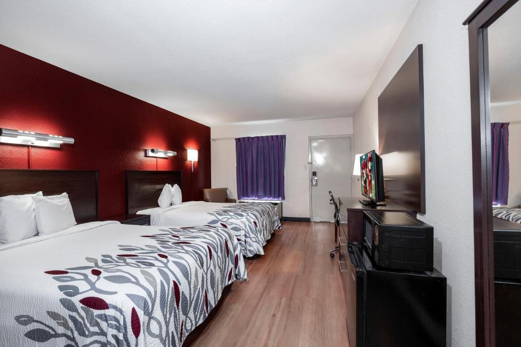 Deluxe Room with Two Queen Beds Non-Smoking