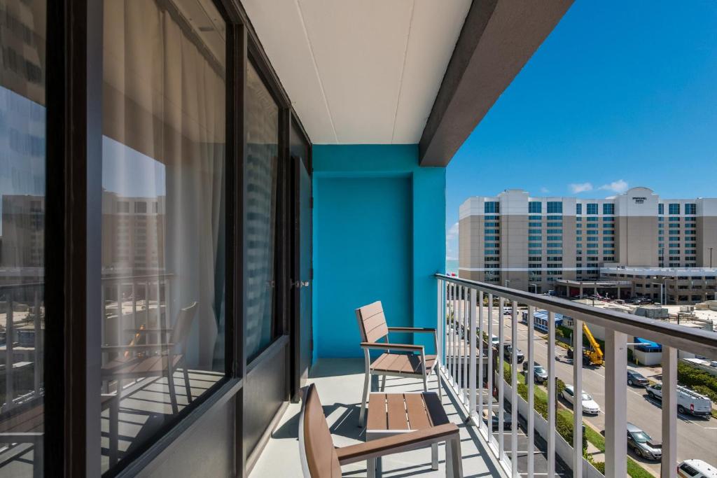 Premium King Room Disability Access with Partial Ocean View Smoke Free