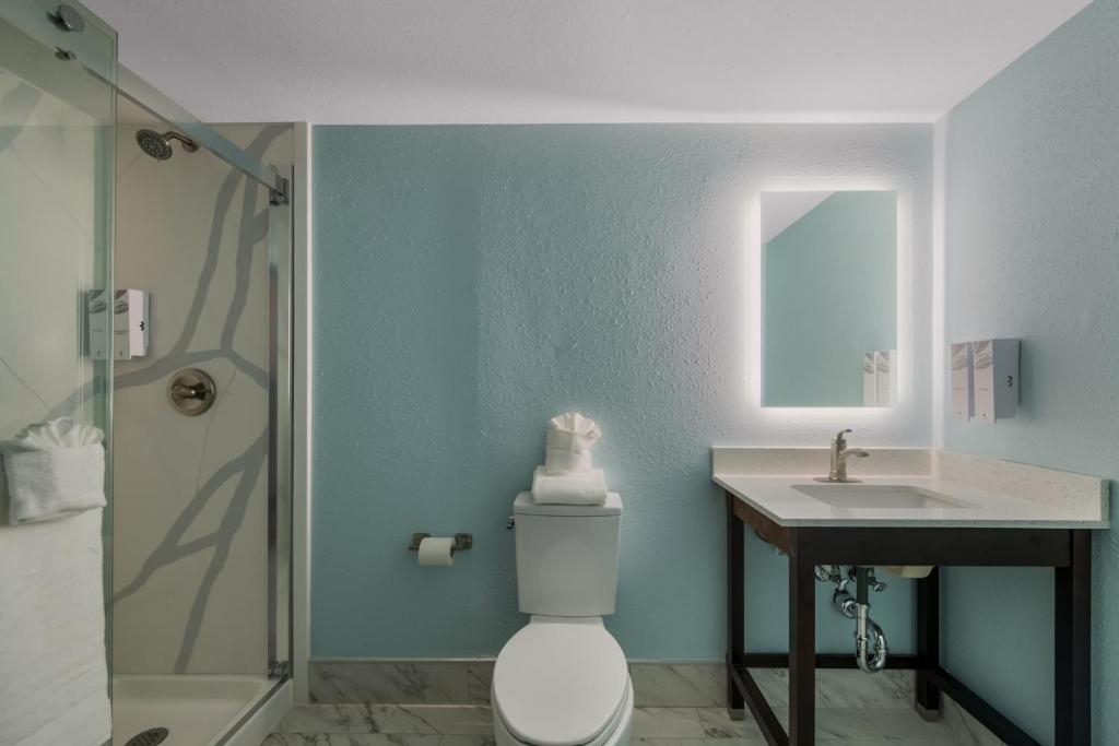 Premium King Room Disability Access with Partial Ocean View Smoke Free