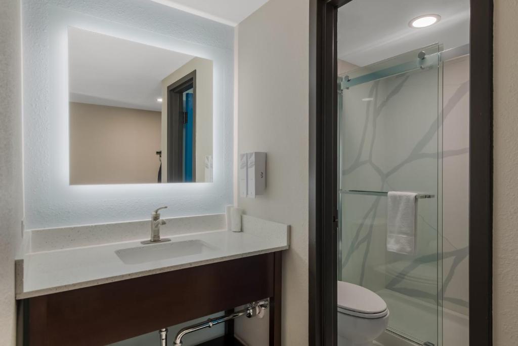 Suite with Two Double Beds with Partial Ocean View Smoke Free