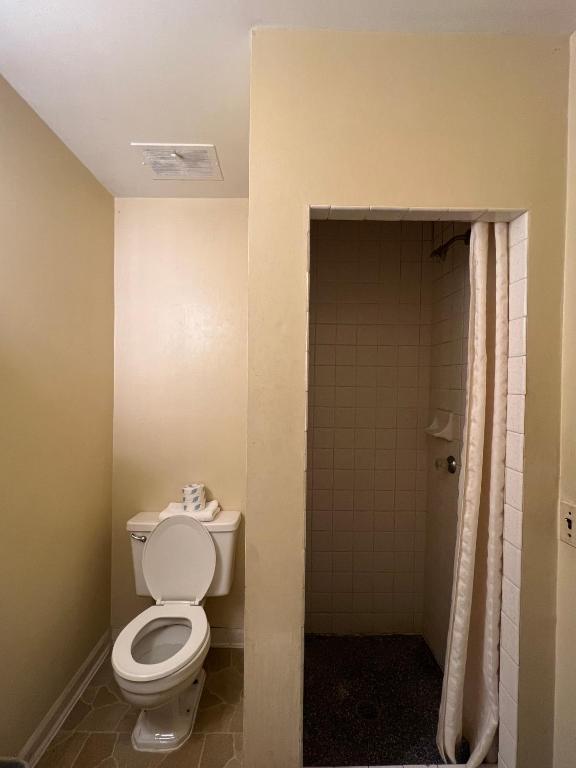 Queen Room – Smoking