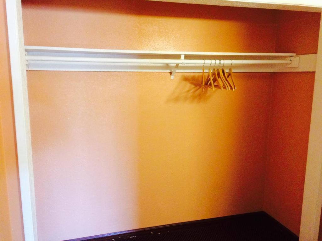 King Room – Non-Smoking