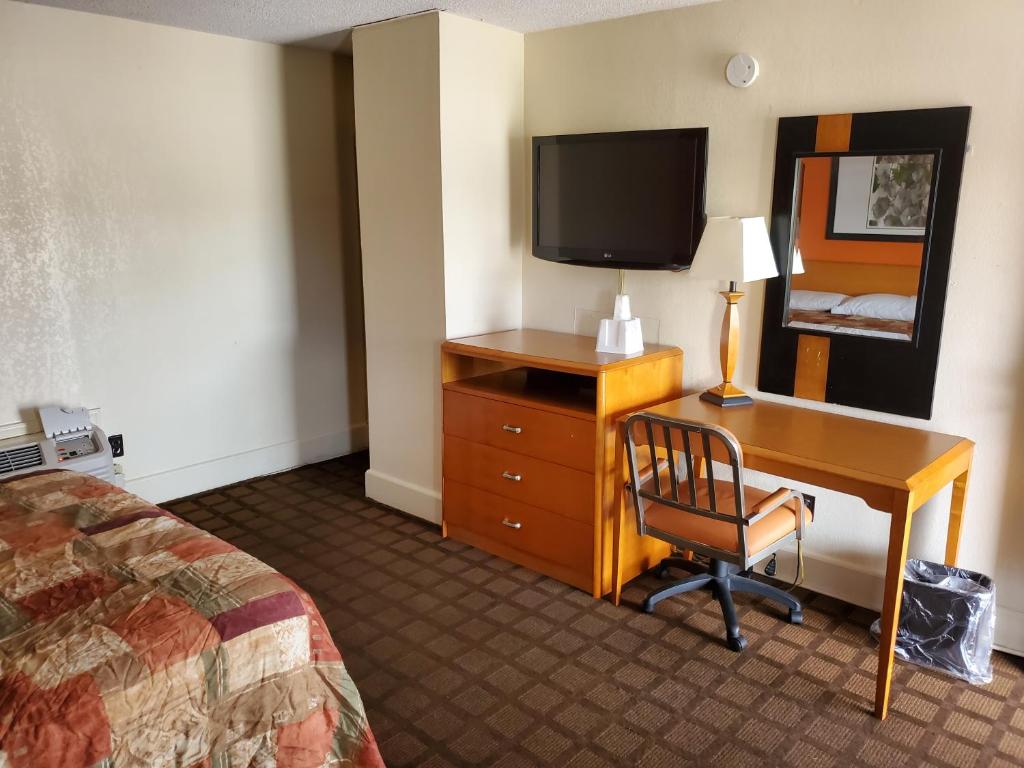 Queen Room – Non-Smoking