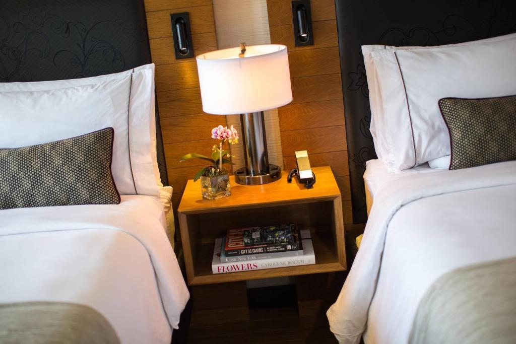 Queen Room with Skyline View