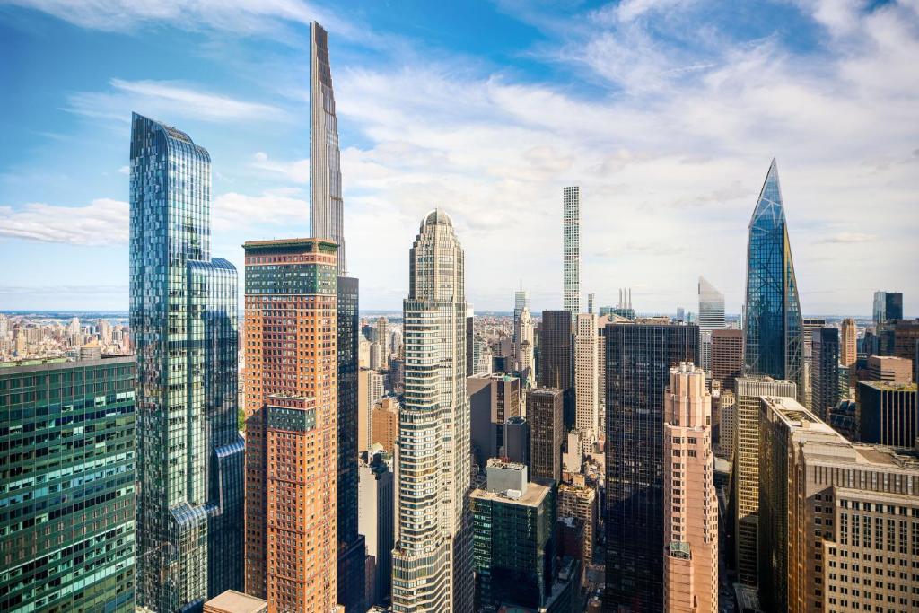 Deluxe Studio with Times Square View