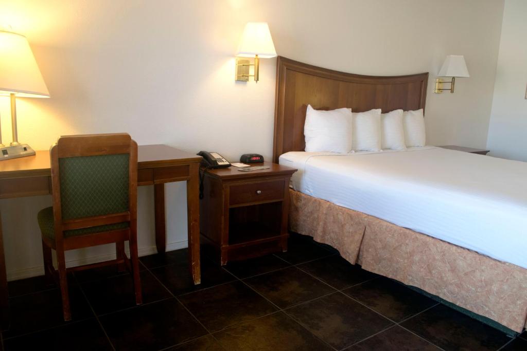 King Room – Non-Smoking