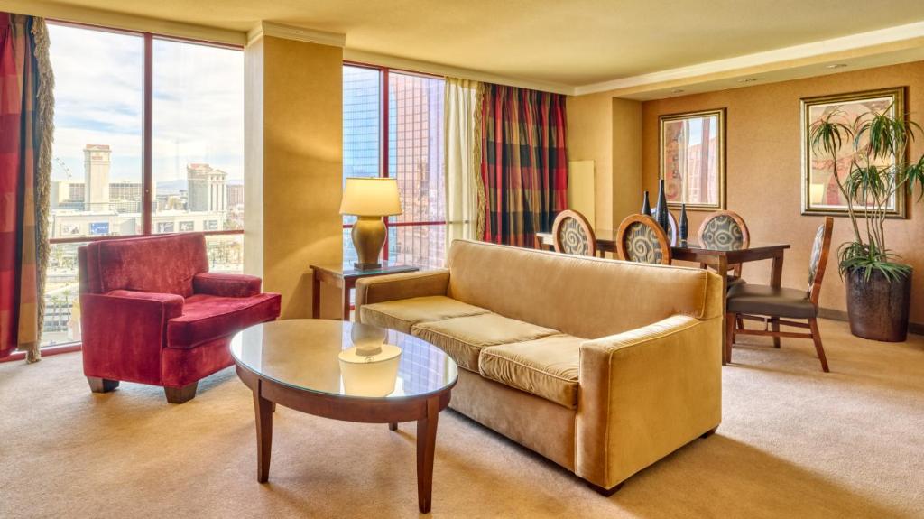 Queen Room with Two Queen Beds and Accessible Shower