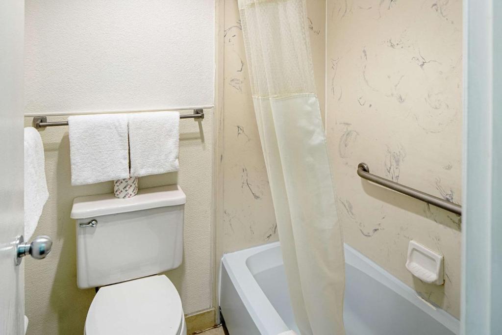 Double Room with Two Double Beds – Non-Smoking