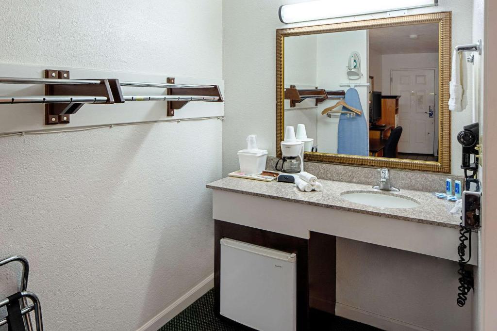 Queen Room – Disability AccessNon-Smoking