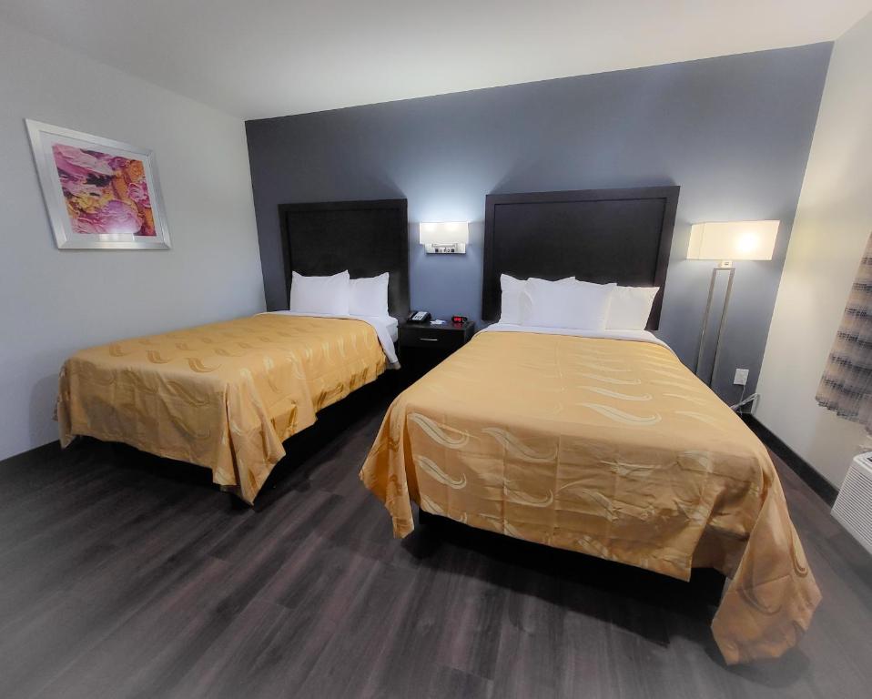 Standard Double Room with Two Double Beds – Non-Smoking