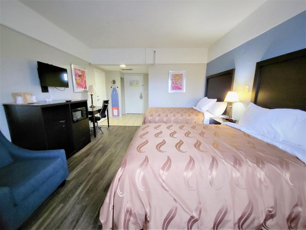 Standard Double Room with Two Double Beds – Non-Smoking