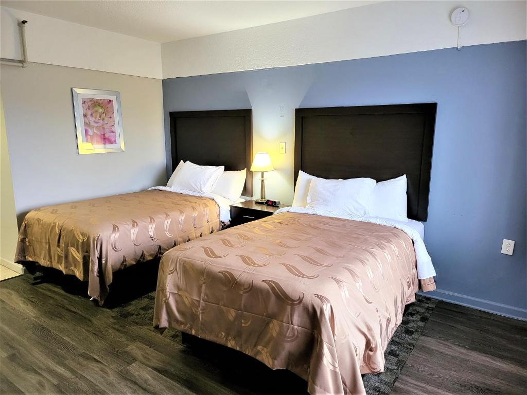 Standard Double Room with Two Double Beds – Smoking