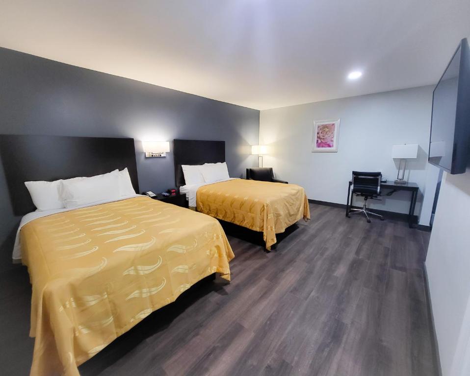 Suite with Two Double Beds – Non Smoking