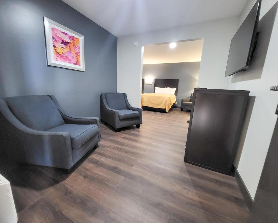 Suite with Two Double Beds – Non Smoking