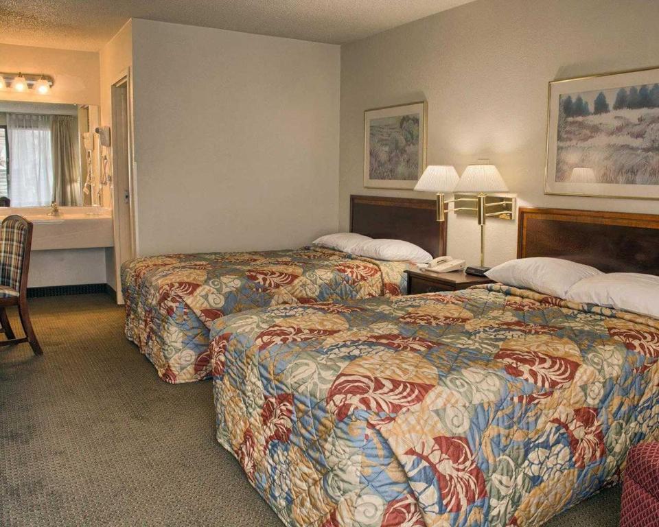 Double Room with Two Double Beds – Non-Smoking