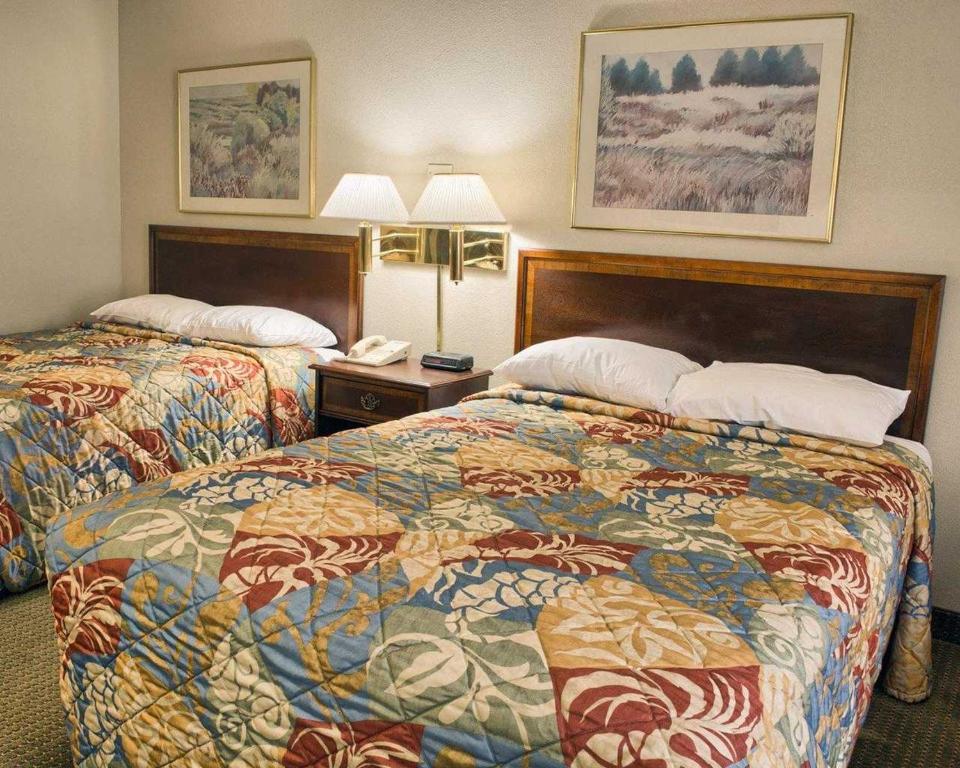 Double Room with Two Double Beds – Non-Smoking