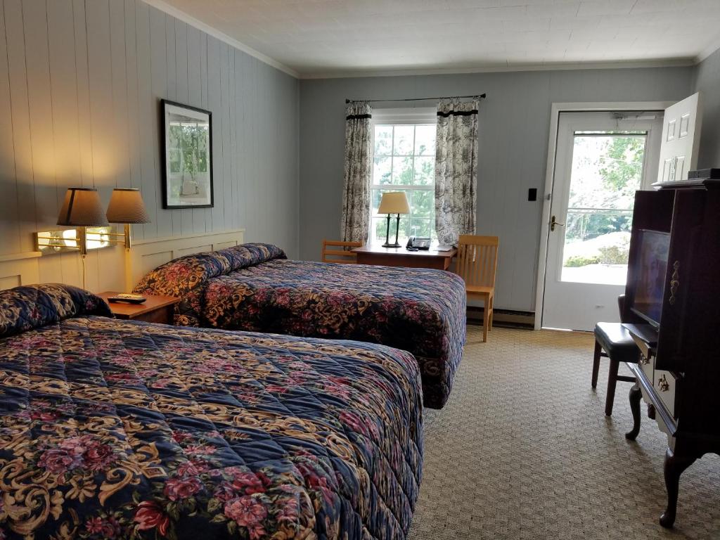 Double Room with Mountain View