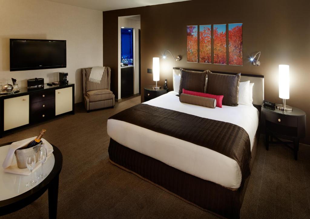 Grand Deluxe King Room