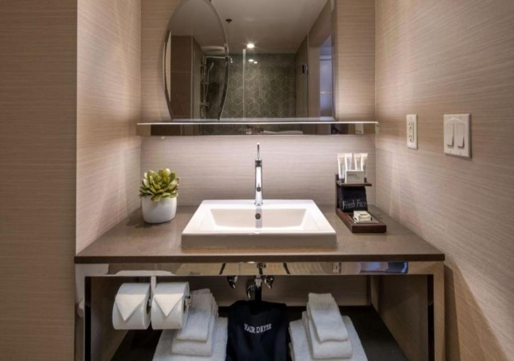 Marra Style Queens Downtown View