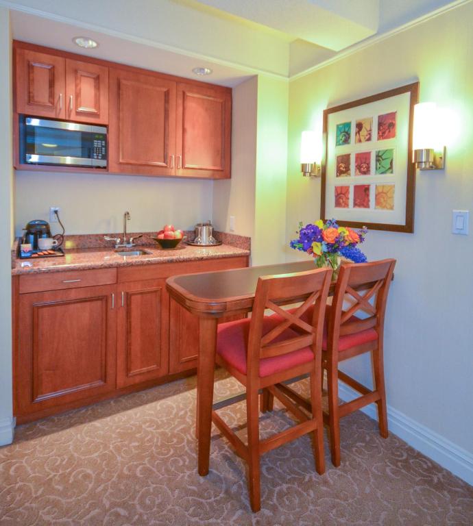 Executive Junior King Suite