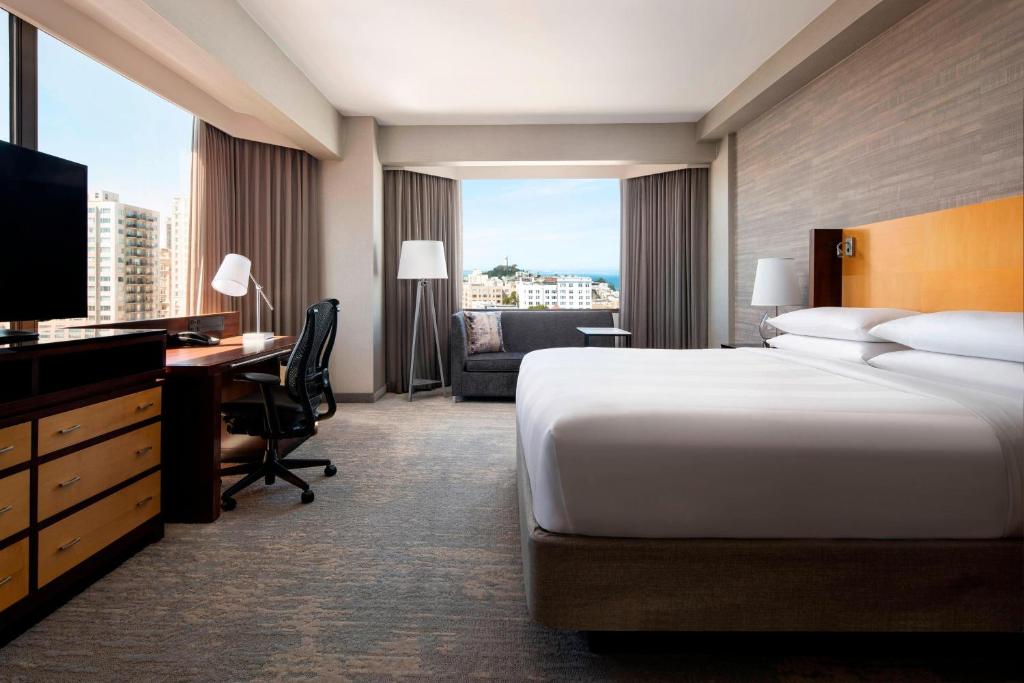 Junior King Suite with Sofa Bed