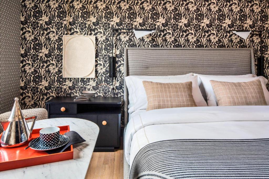 Premier King Accessible Larger Guest room 1 King