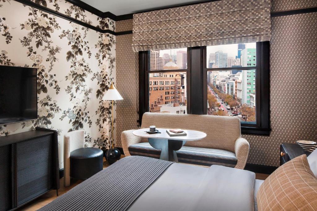 Premier King Accessible Larger Guest room 1 King