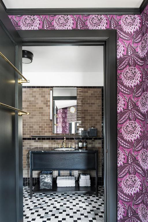 Premier Suite 1 Bedroom Suite 1 King City view