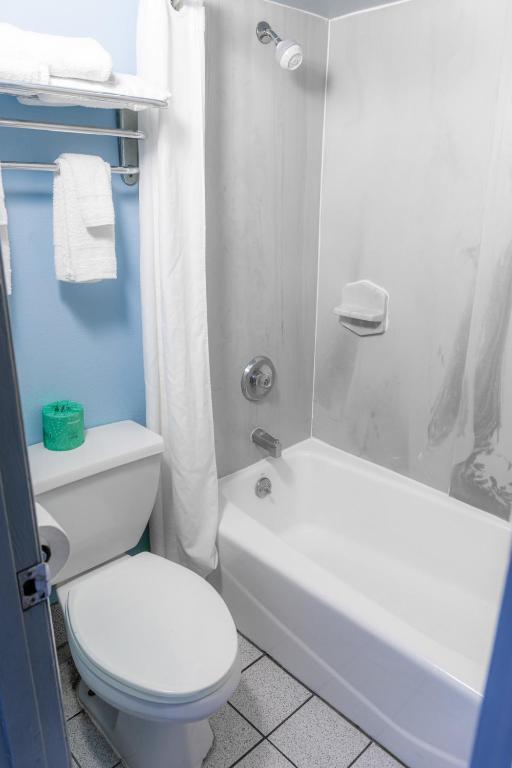 Double Room with Two Double Beds – Non-Smoking