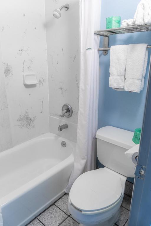 Double Room with Two Double Beds – Non-Smoking